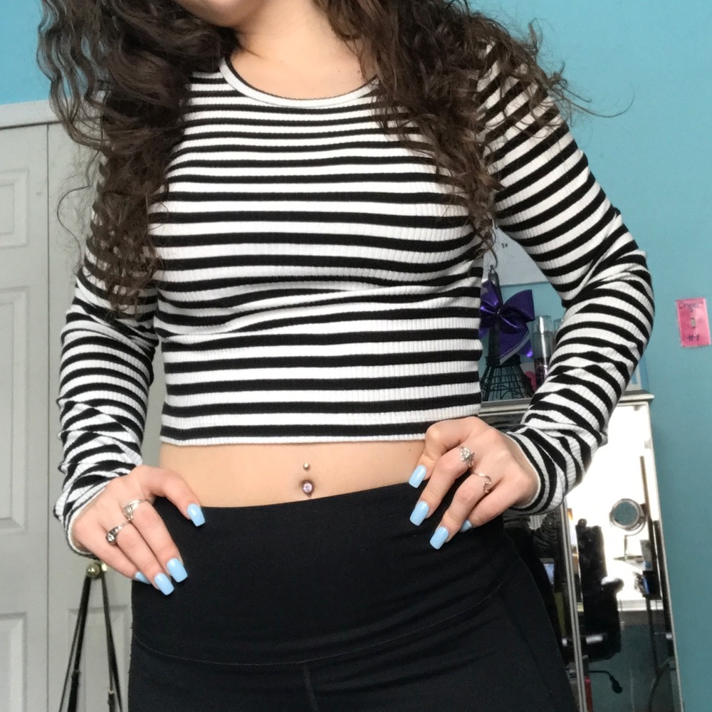 Stripped long sleeve cropped top